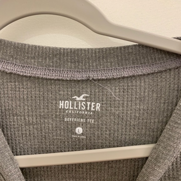 Hollister Boyfriend Tee/Sweater - Picture 3 of 4